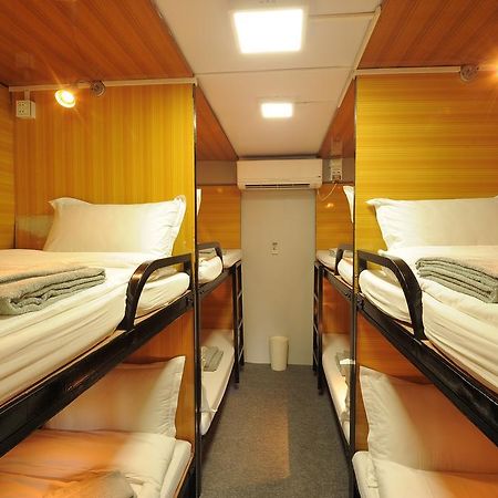 Space Boutique Hostel Yangon Quarto foto
